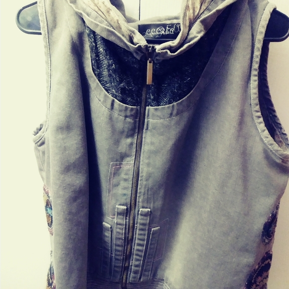 Handmade vest - Picture 1 of 4